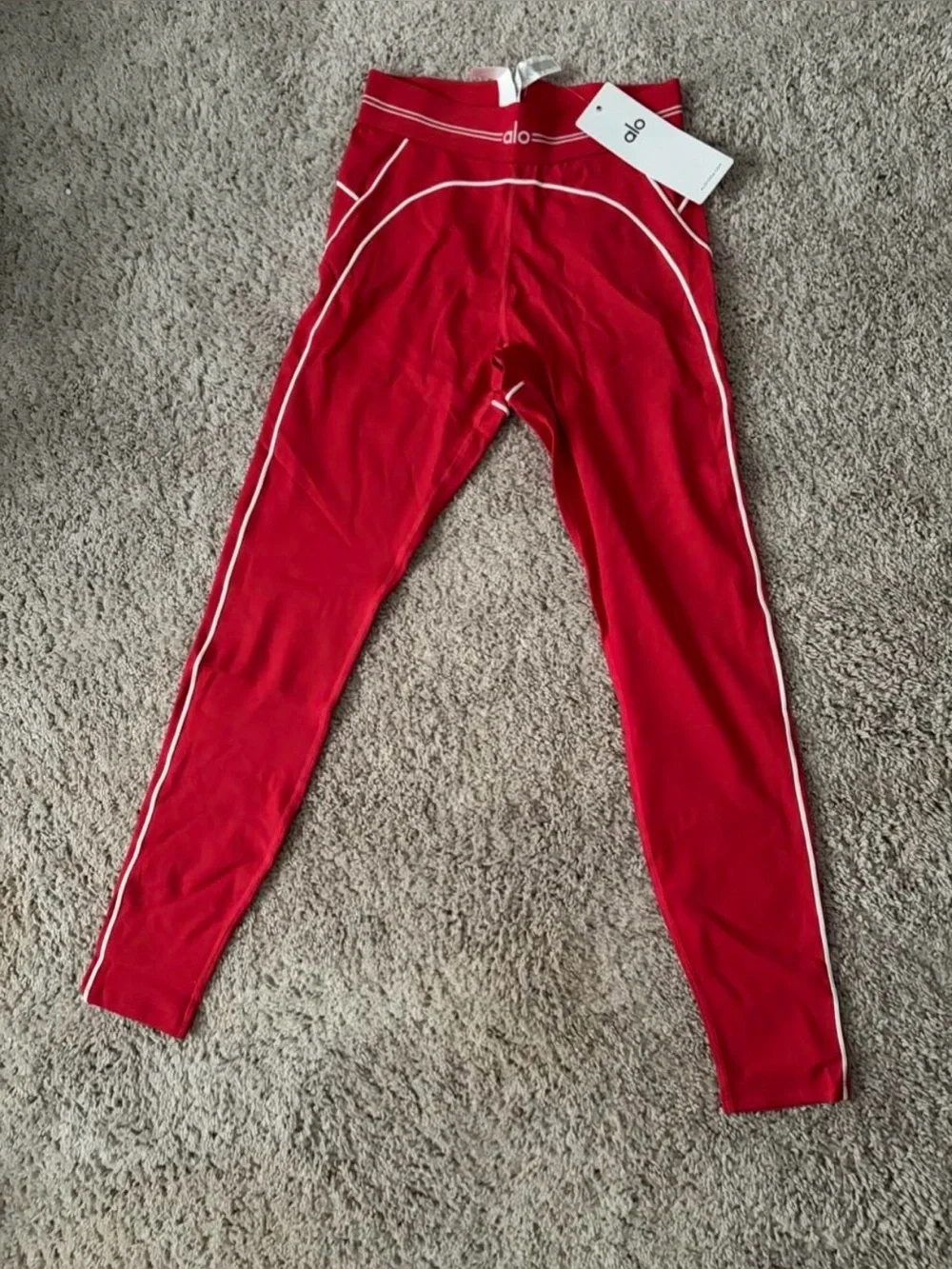 ALO Yoga red white